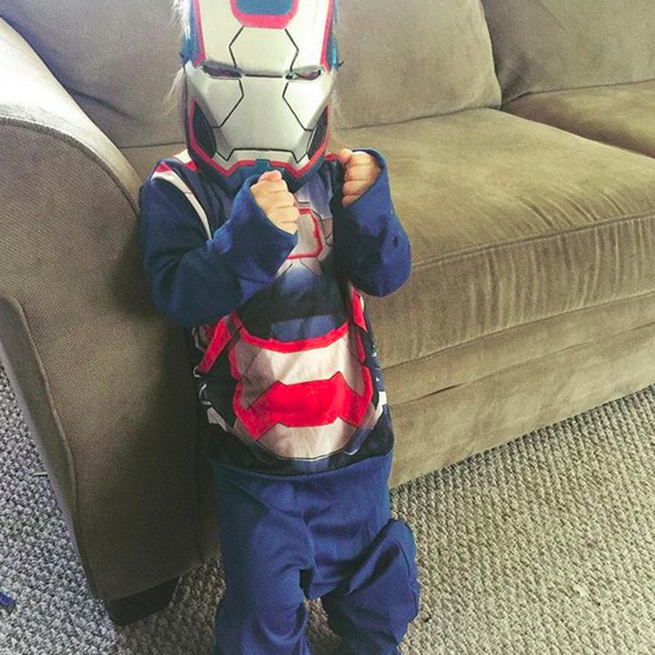 <p>Tebak, Bun. Ini Iron Man atau Captain America hayo? (Foto: Instagram/ @tania_realsewingmama)  </p>