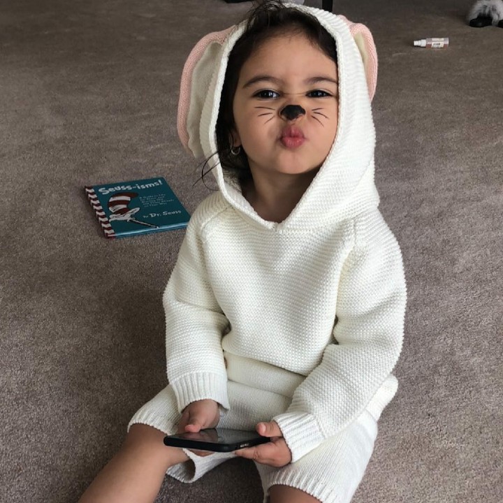 <p>Nih, lucu kan, Bun? (Foto: Instagram/elle)  </p>