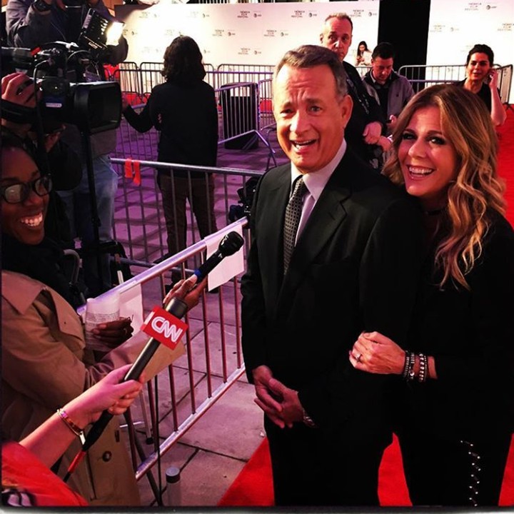 <p>Sejak awal, Tom Hanks merasa ada sesuatu pada diri Rita yang istimewa. Meski pernah gagal di pernikahan sebelumnya, Tom Hanks percaya diri bisa menjalin rumah tangga yang lebih baik dengan Rita Wilson. (Foto: Instagram @ritawilson)</p>