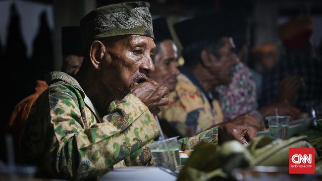 FOTO: Oram Sasadu, Wujud Syukur Panen Raya