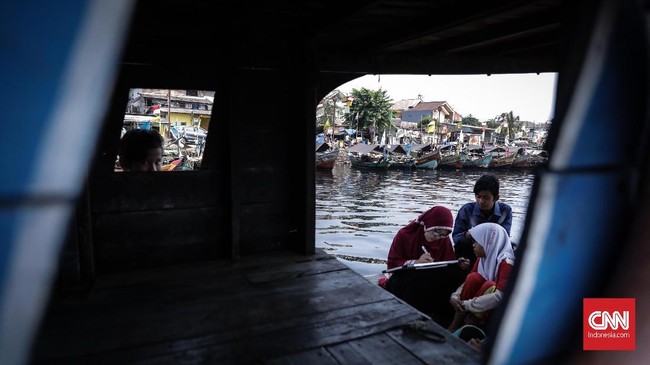FOTO: Melihat Aktivitas Sekolah Anak Nelayan Cilincing
