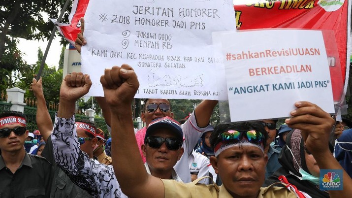 Bakal Dihapus, Derita Tenaga Honorer PNS yang Menyayat Hati