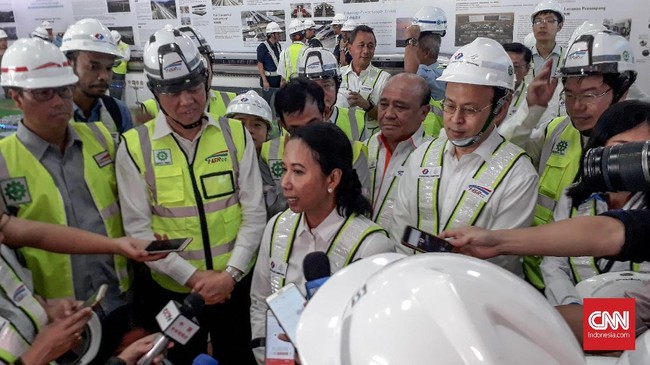 Menteri Badan Usaha Milik Negara (BUMN) Rini Soemarno meresmikan Pabrik pupuk Pusri 2B milik PT Pupuk Sriwijaya di Palembang, hari ini, Jumat (11/5).