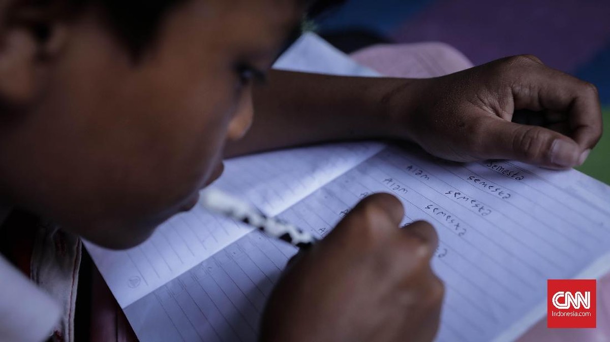 FOTO: Melihat Aktivitas Sekolah Anak Nelayan Cilincing