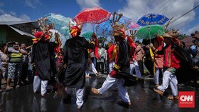 FOTO: Merawat Budaya Suku Sahu