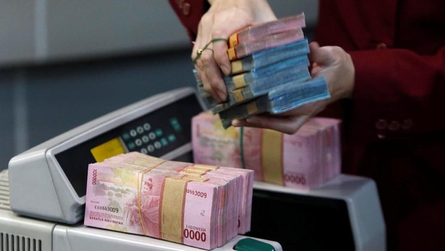 Bank DBS dan Bank Danamon menjadi bank yang paling minim komitmennya dalam menyalurkan pendanaan berbasis keberlanjutan lingkungan hidup dan kehutanan.