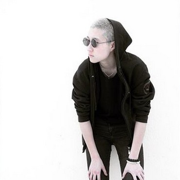 Putri Jackie Chan Nikahi Pacar Wanita, Bahas soal Sakit Hati pada Orang Tua