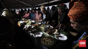 FOTO: Oram Sasadu, Wujud Syukur Panen Raya
