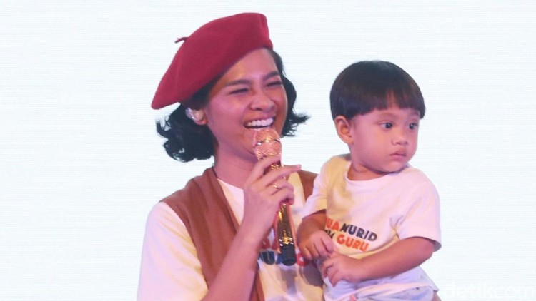 Sebagai orang tua, Andien menerapkan cara dalam memberi pemahaman si kecil Kawa tentang disabilitas. Apa yang dilakukan Andien?