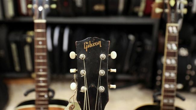 Cerita panjang Gibson memproduksi gitar sejak 1902 mendadak terancam berhenti ketika perusahaan itu menyatakan diri bangkrut pada awal Mei 2018.