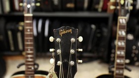 Gibson, Si Raksasa Gitar yang Gulung Tikar