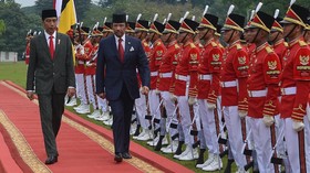 Bertemu Jokowi, Sultan Brunei Tertarik Alusista buatan RI