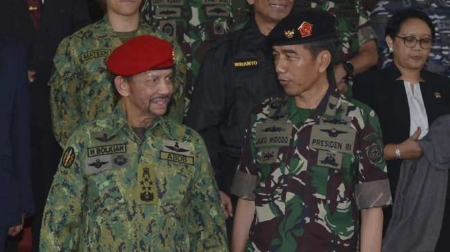 Presiden Joko Widodo menyebut Brunei Darussalam sepakat membeli alat utama sistem senjata (alutsista) buatan BUMN, PT Pindad (Persero).