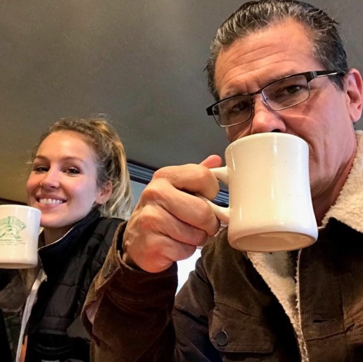 <p>Romantis banget ya ternyata aktor yang kini berusia 50 tahun ini. (Foto: Instagram/joshbrolin)</p>