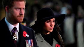 'Harry' dan 'Meghan Markle' Turun ke Jalan Jelang Pernikahan