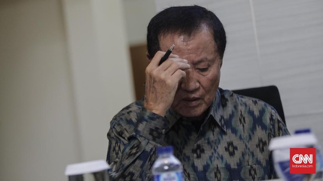 Amir Syamsuddin menyoroti kinerja lamban kepolisian mengusut kasus Novel Baswedan. Amir meyakini hal itu akan memengaruhi elektabilitas Jokowi.