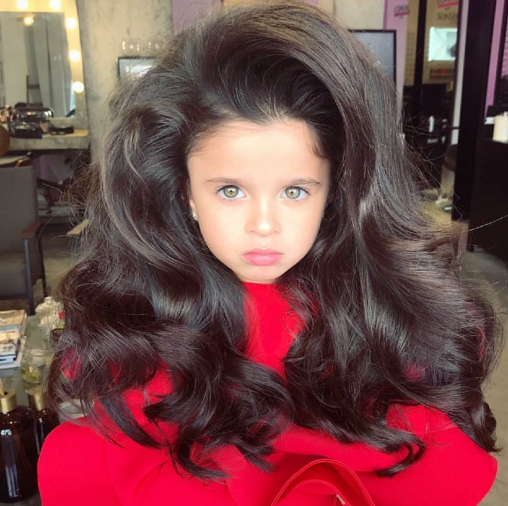 <p>Keren banget sih, Nak, rambut kamu. (Foto: Instagram/miaaflalo)</p>