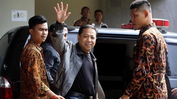 Setya Novanto Melenggang Keluar Penjara dari Lapas Sukamiskin