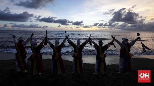 FOTO: Tarian Pemuja Sore Jailolo