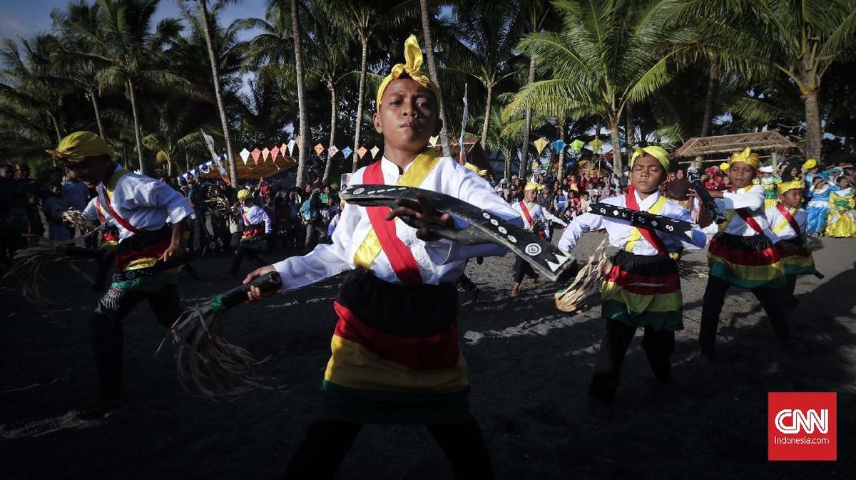FOTO: Tarian Pemuja Sore Jailolo