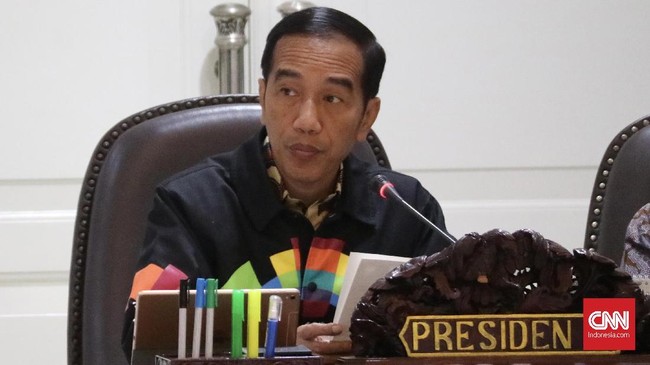 Presiden Joko Widodo menyatakan pihaknya tak pernah membagikan konsesi lahan untuk segelintir orang kaya. Pemerintah kini fokus untuk redistribusi tanah.