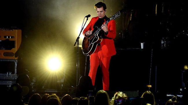 Musisi Harry Styles mengumumkan tur Amerika dan Eropa bertajuk Love On Tour yang bakal dihelat tahun depan, dan akan ditindaklanjuti dengan lawatan ke Asia.