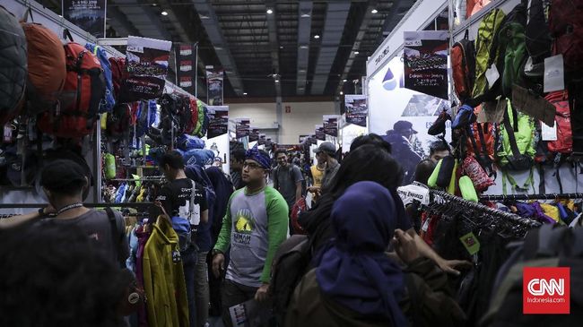 Dua pekan sebelum puasa, beberapa daerah di Indonesia mengadakan acara yang ditujukan untuk memanjakan para warganya.