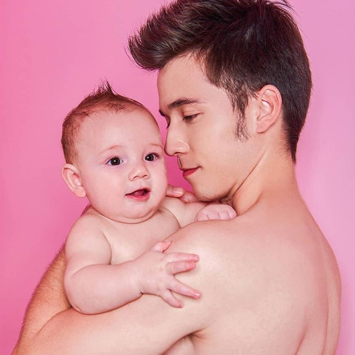 Mirip banget ya ayah dan anak ini. Bule banget. (Foto: Instagram @luciootthildwilliam_)