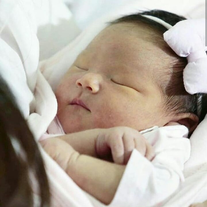 <p>Pakai bando begini, Vesya makin cantik. (Foto: Instagram @zylvechia.ecclesie)</p>
