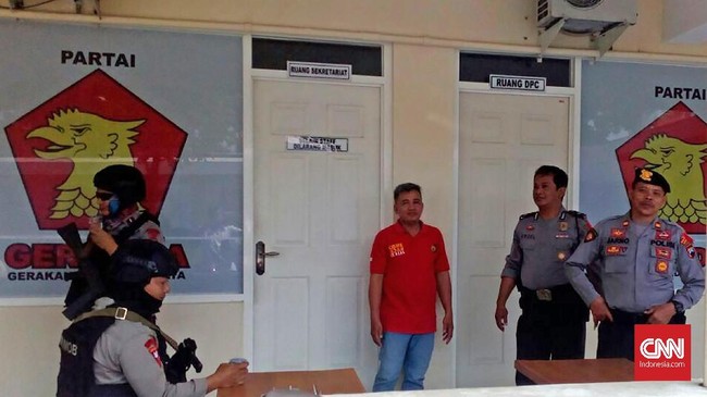 Ketua DPD Gerindra Jawa Barat Mulyadi curiga kasus e-KTP tercecer di Bogor berpotensi mencederai proses demokrasi. Pemilu Jabar dan Bogor sedang berlangsung.