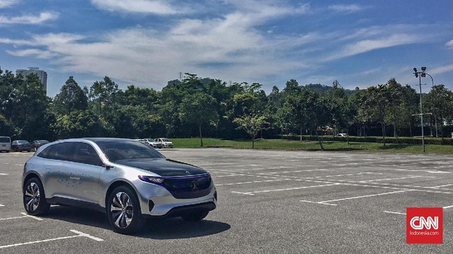 Melihat langsung sport utility vehicle (SUV) bertenaga listrik tersebut adalah pengalaman yang langka.