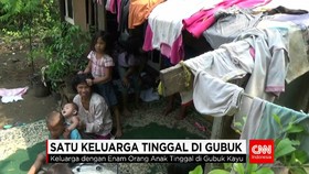 Satu Keluarga Tinggal di Gubuk