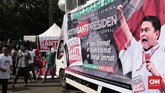 FOTO: Deklarasi Akbar #2019GantiPresiden Ratusan orang memadati kawasan Monumen Nasional untuk mendeklarasikan gerakan #2019GantiPresiden, Minggu (6/5).