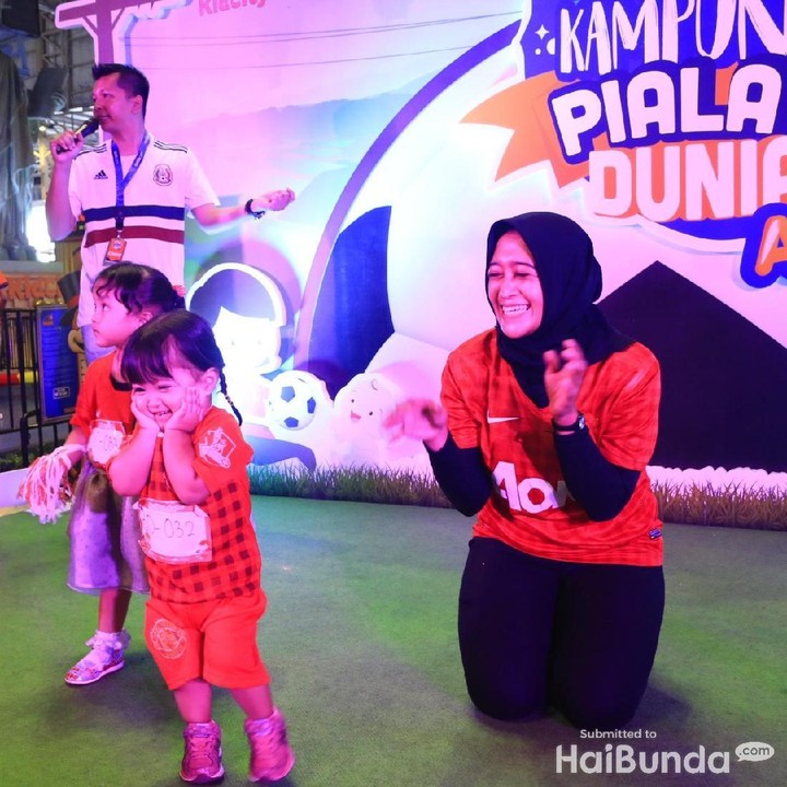 <p>Iih imut banget gayanya.</p>