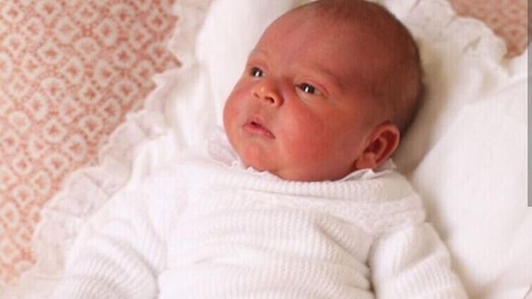 Hmm, nggak terprediksi kalau nama si pangeran kecil adalah Louis.