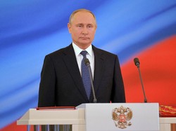 Putin Kerja dari Rumah Usai Salaman dengan Direktur RS Positif Corona