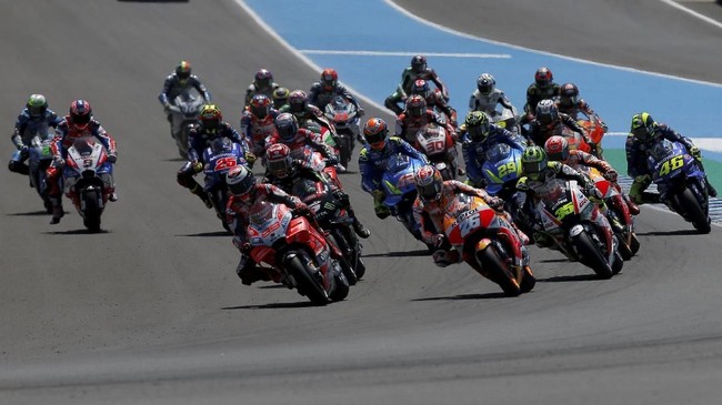 Menyusul kepastian kepindahan Johann Zarco ke KTM mulai MotoGP 2019, masih ada 14 kursi pebalap yang kosong di hampir seluruh 12 tim MotoGP.