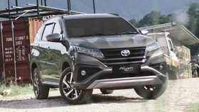 Daihatsu Terios Dapat Facelift, Toyota Rush Kapan?