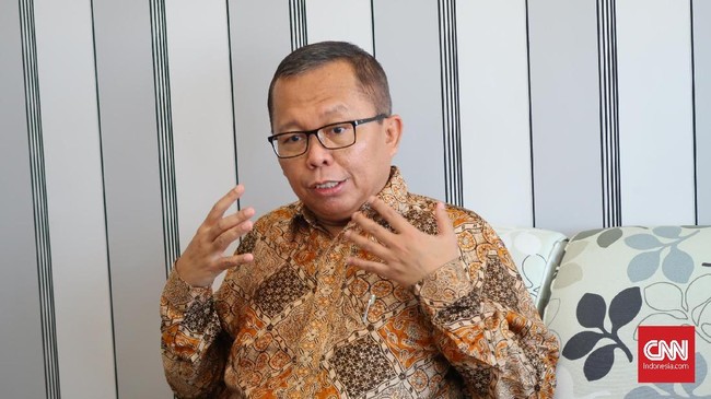 Anggota Komisi Hukum DPR Arsul Sani menyebut polisi yang menendang ibu di minimarket Babel bertindak sewenang-wenang. Menurutnya, proses hukum harus ditegakkan.