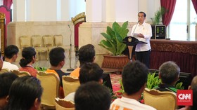 Jokowi Kaget Dengar Curhat Sopir Truk Dipalak Rp2 Juta