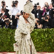 Melihat Kembali 10 Gaya Selebriti Paling Ikonis di Met Gala! Dari Rihanna hingga Putri Diana