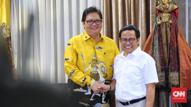 Ketum PKB Muhaimin Iskandar mendatangi rumah Ketum Golkar Airlangga Hartarto untuk membahas dukungan kepada Jokowi di pilpres. Pertemuan diinisiasi Cak Imin. 