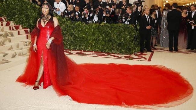 FOTO: Busana Terbaik yang Memukau di Met Gala 2018