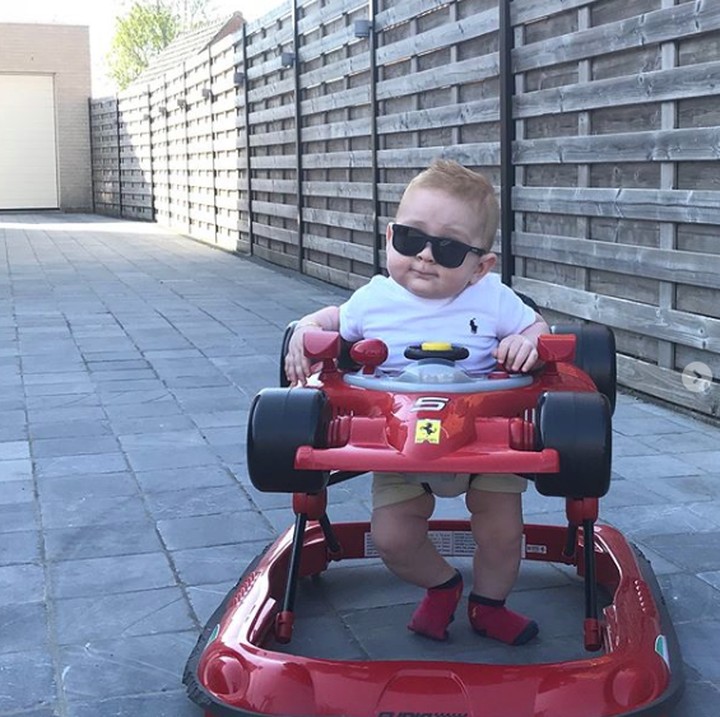 <p>Kelihatan makin ganteng ya, Bun? Hi-hi-hi (Foto: Instagram @skymoyaert)</p>