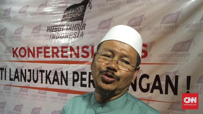 Mantan Juru Bicara Hizbut Tahrir Indonesia (HTI) Ismail Yusanto diundang sebagai tamu pada Ijtimak Ulama IV di Bogor, Senin (5/8). Dia bakal berbicara di forum.