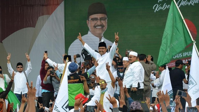 Saifullah Yusuf bertemu kembali dengan Khofifah Indar Parawansa di Pilgub Jatim kali ini. Keduanya berasal dari organisasi Islam terbesar, Nahdlatul Ulama.