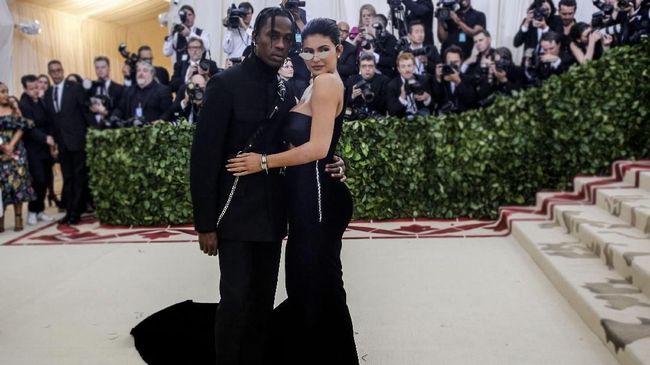 Pesohor Kylie Jenner mendapat kawalan setara dengan level kepresidenan saat menonton konser kekasihnya, Travis Scott.