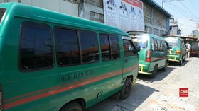 VIDEO: Aksi Mogok Sopir Angkot di Bandung