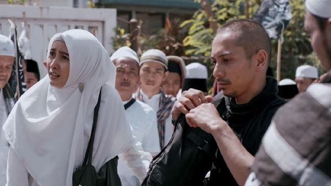 Film yang terinspirasi dari Aksi 212, '212 The Power of Love' dipenuhi penonton di hari pertama penayangannya, Rabu (9/5).