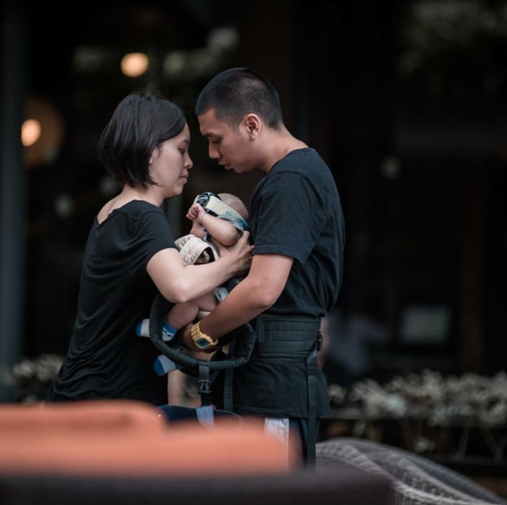 <p>Mereka juga sudah dikaruniai anak laki-laki yang menggemaskan yaitu Budi. (Foto: Instagram/dilahadju)26)</p>